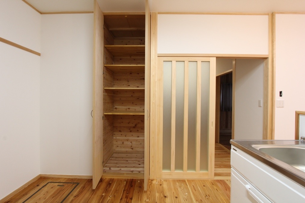【新築平屋】宇佐市　キッチン横のストックスペース