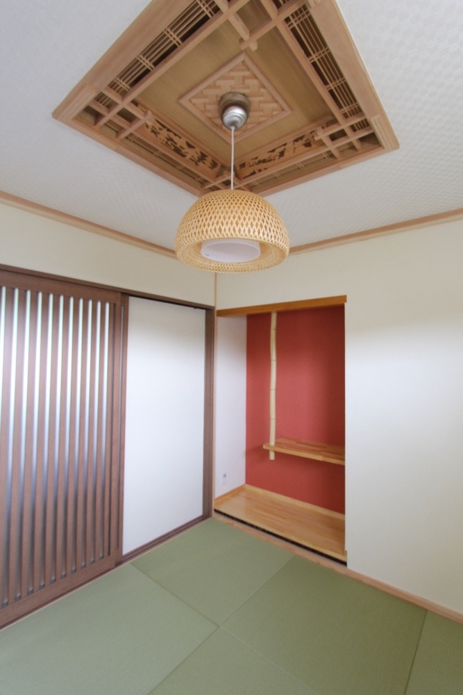 木のぬくもりが広がる飾縁天井の和室