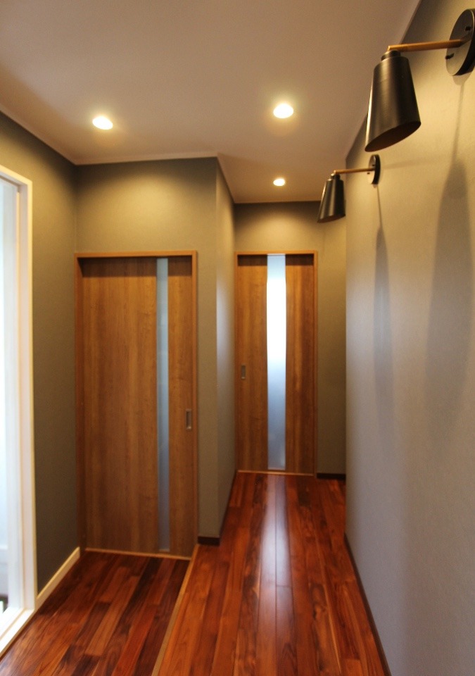 カラークロスでシックに彩る