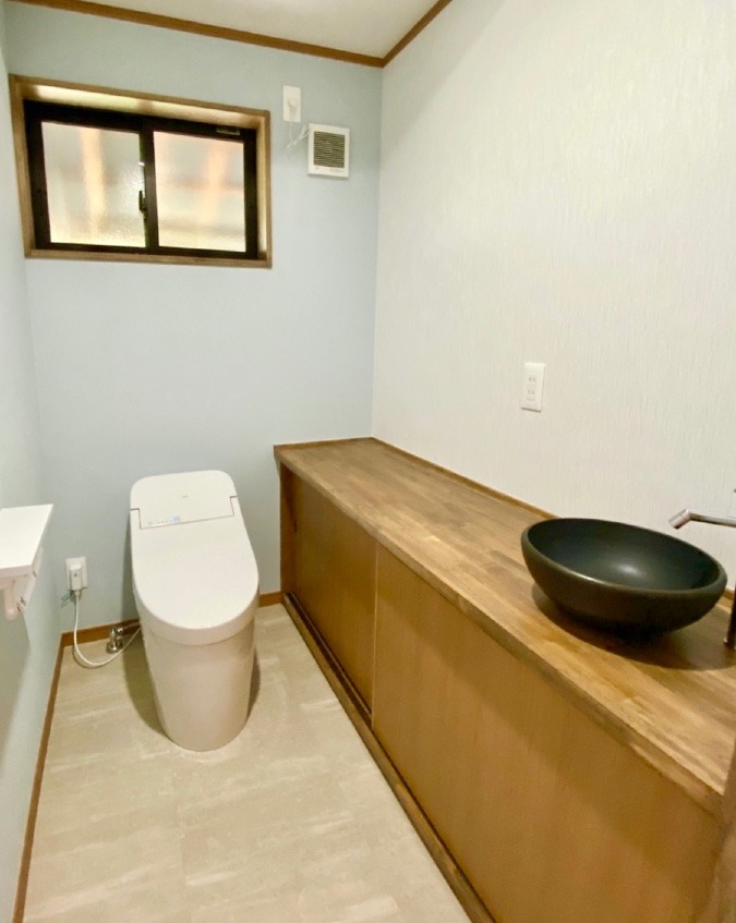 黒のボウルで、空間がしまる。