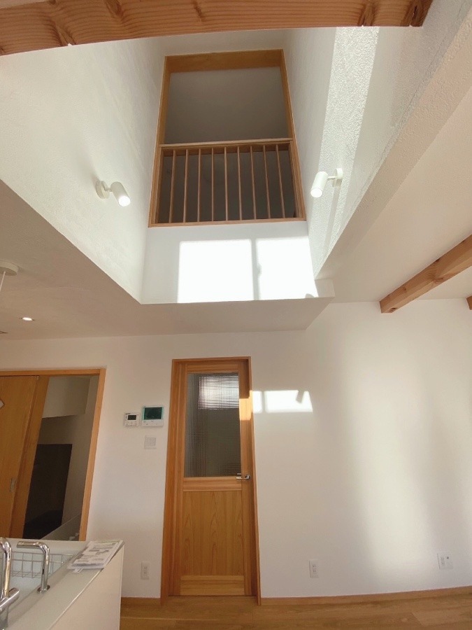 開放感とつながりを生む吹き抜けレイアウト